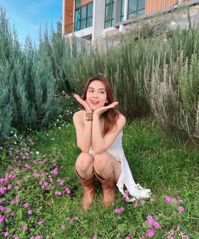 Punch Worakarn在山间度假村拍摄的清新照片之一