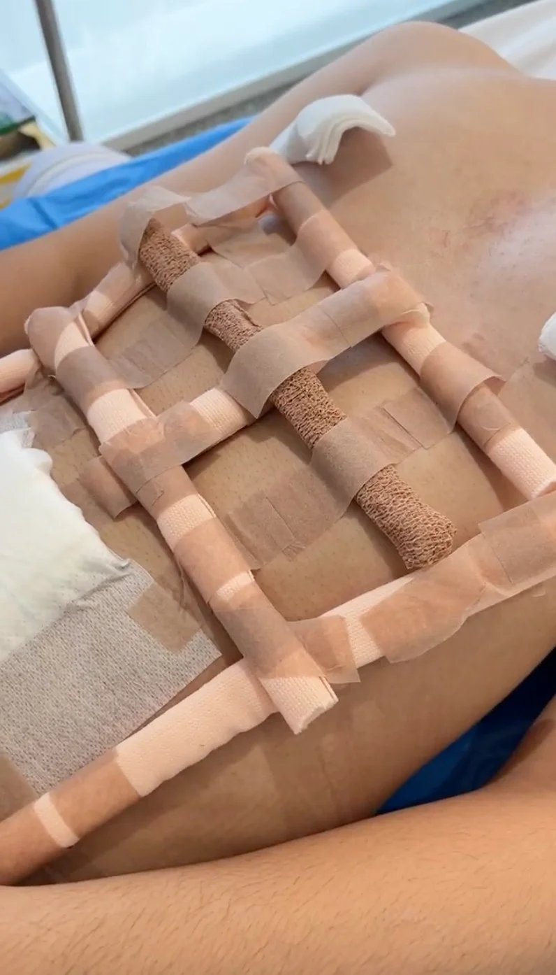 Kimmon与医生咨询的场景图